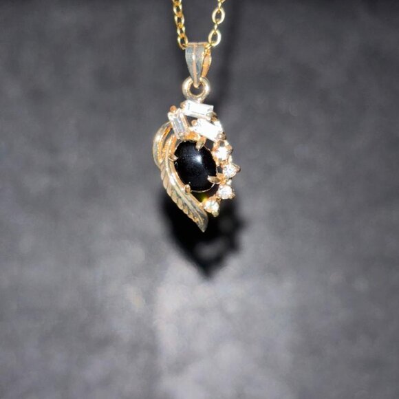 Vintage ONYX Pendant Necklace, Dolphin Ore 18K Gold Electroplate - Picture 1 of 8